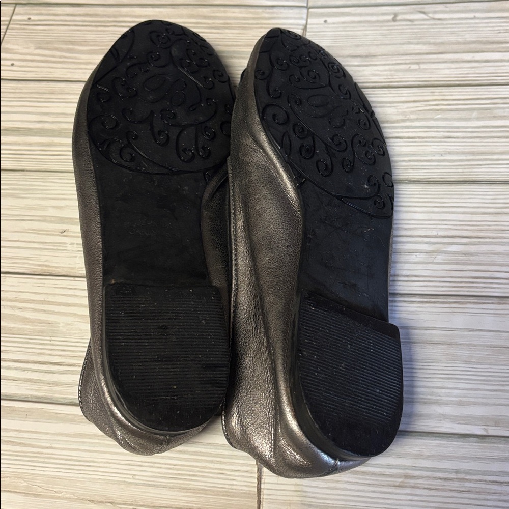 Brighton Carly Silver Metallic Leather Ballet Flats Comfy Shoes Women’s 6.5 - Picture 7 of 7